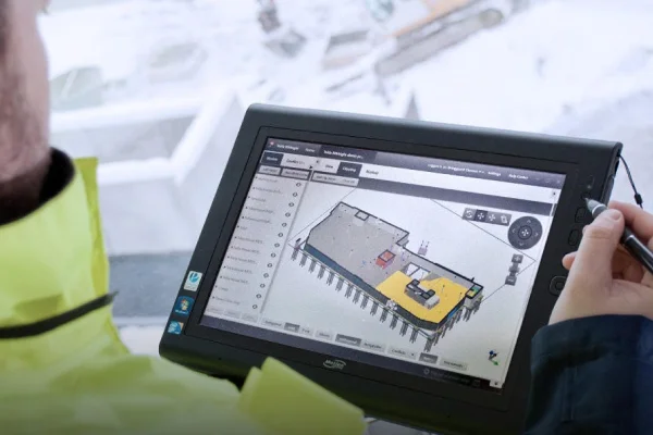 3 Laptop, worx, collab, construction